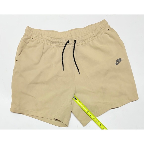 Nike Club FT Tech Fleece Shorts Mens XXL Tan Casual Gym Running Activewear - Picture 1 of 5